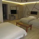 Hotel Freddy'S Hotel Tirana