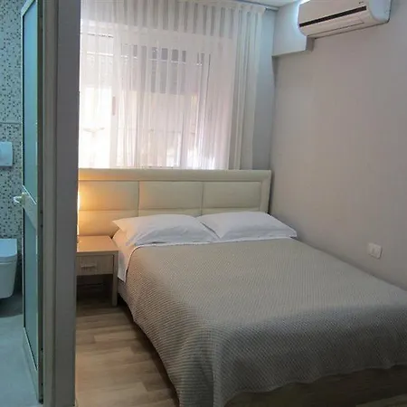Freddy's Hotel Tirana
