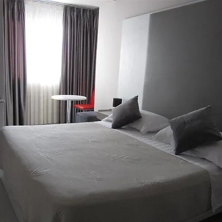 Freddy's Hotel Tirana