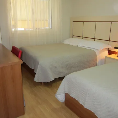 Freddy's מלון 3*