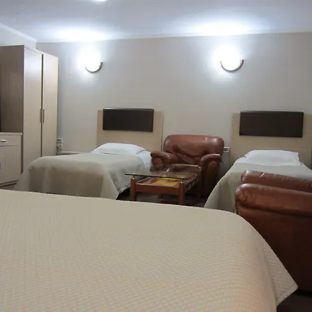 Freddy's מלון 3*