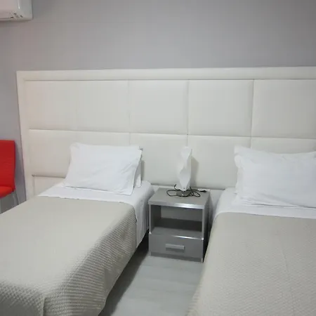 מלון Freddy's טיראנה