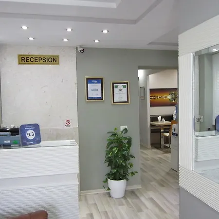 Hotel Freddy's Tirana