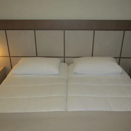 Hotel Freddy's