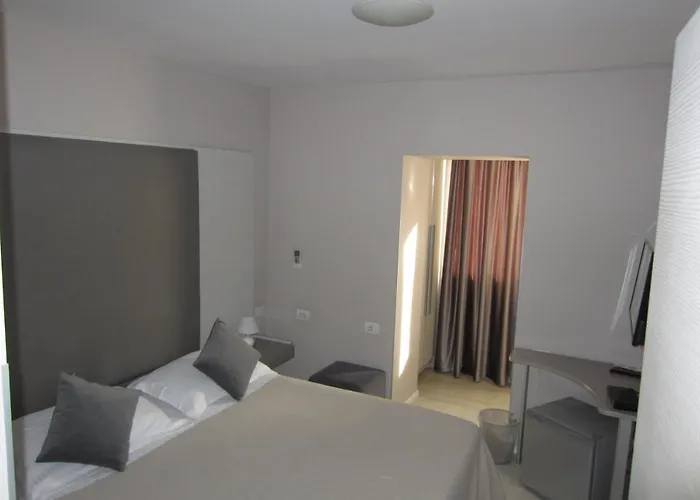 Ξενοδοχείο Freddy's Τίρανα