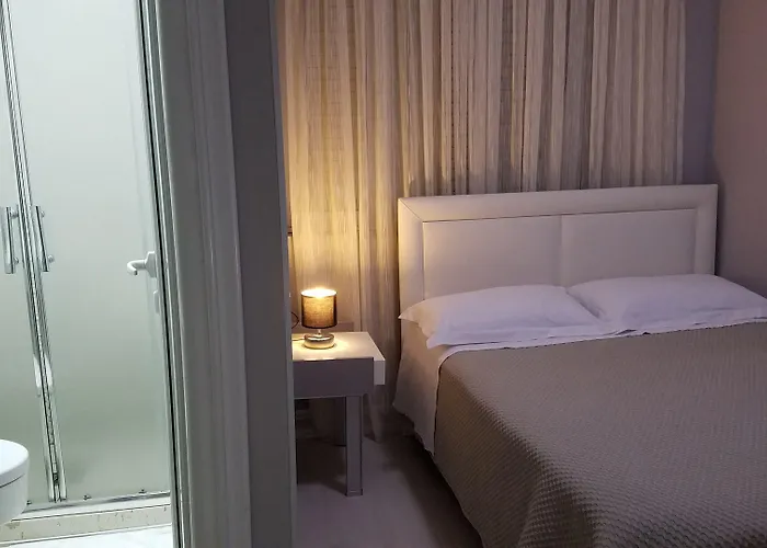 Freddy's Τίρανα