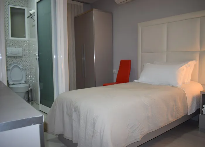 Ξενοδοχείο Freddy's 3*