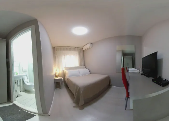 Freddy's 3* Τίρανα