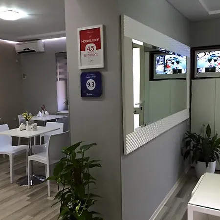 Freddy's Hotell 3*