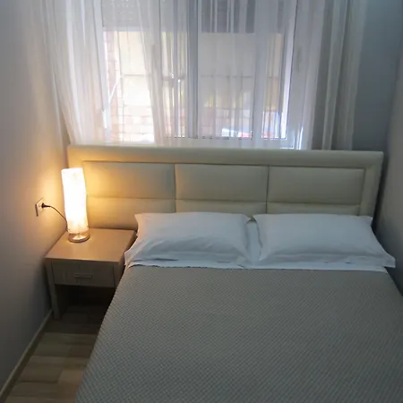 Hotel Freddy's Tirana