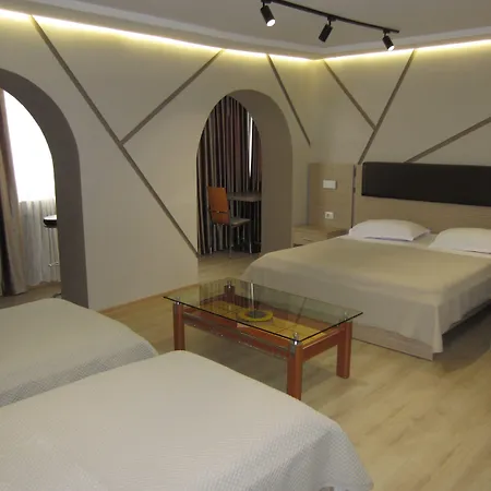 Freddy'S Hotel Tirana