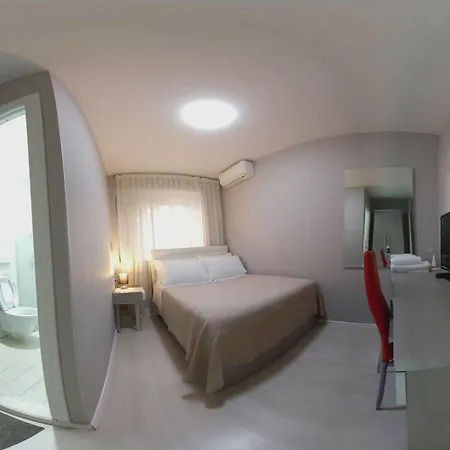 Freddy's Otel Tiran