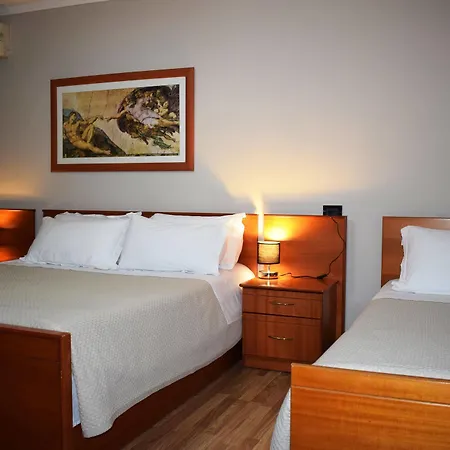 Freddy's Hotell Tirana