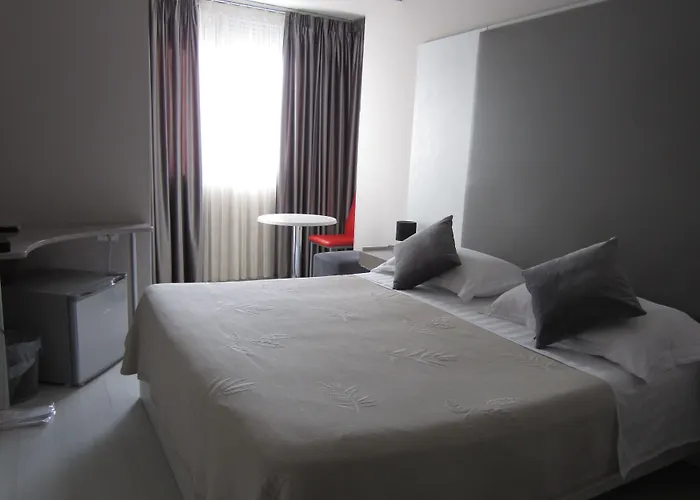 Hotel Freddy's Tirana